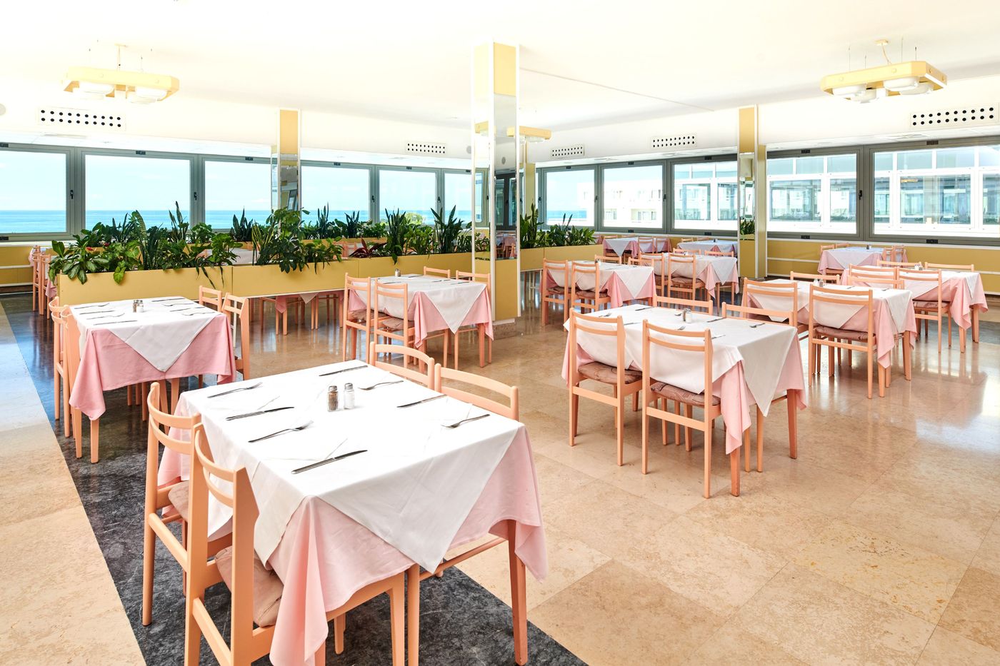 Hotel-Delfin-Restaurant-26