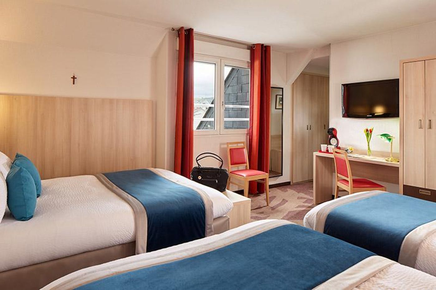 Roissy-France-LOURDES-Room-6