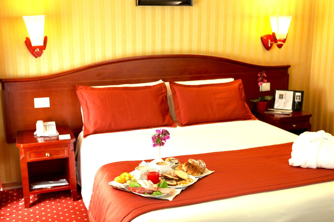 Augusta-Lucilla-Palace-Room-19