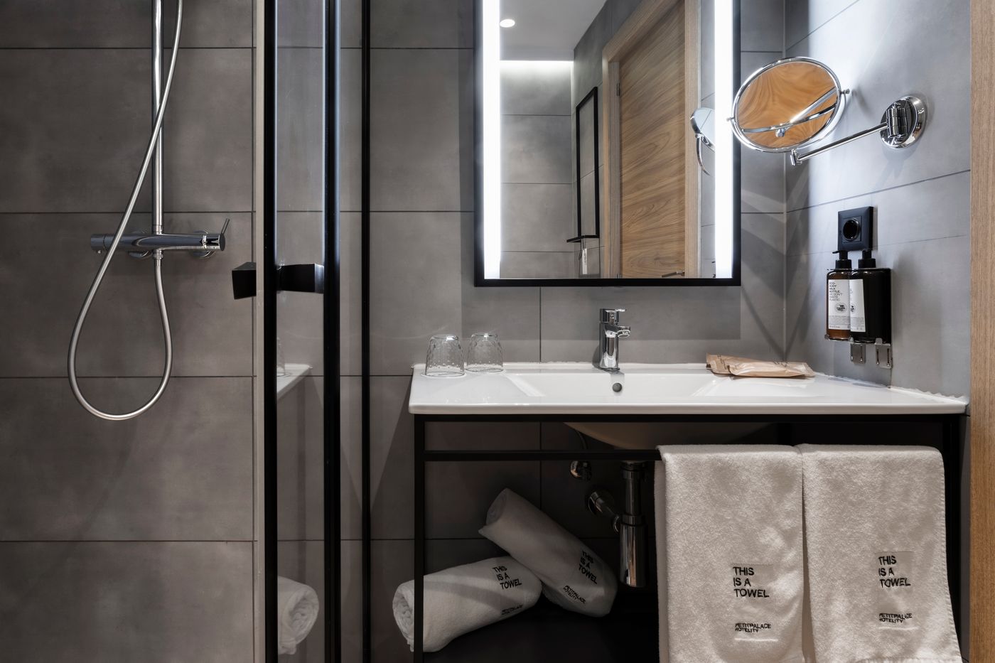 Petit-Palace-Cliper-Gran-V--a-Room-21