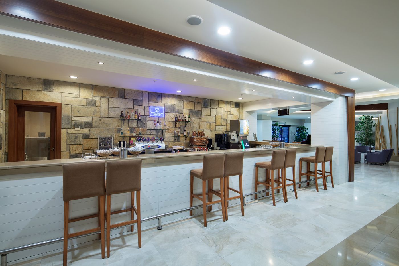 Green-Bay-Resort---Spa-Lobby-39