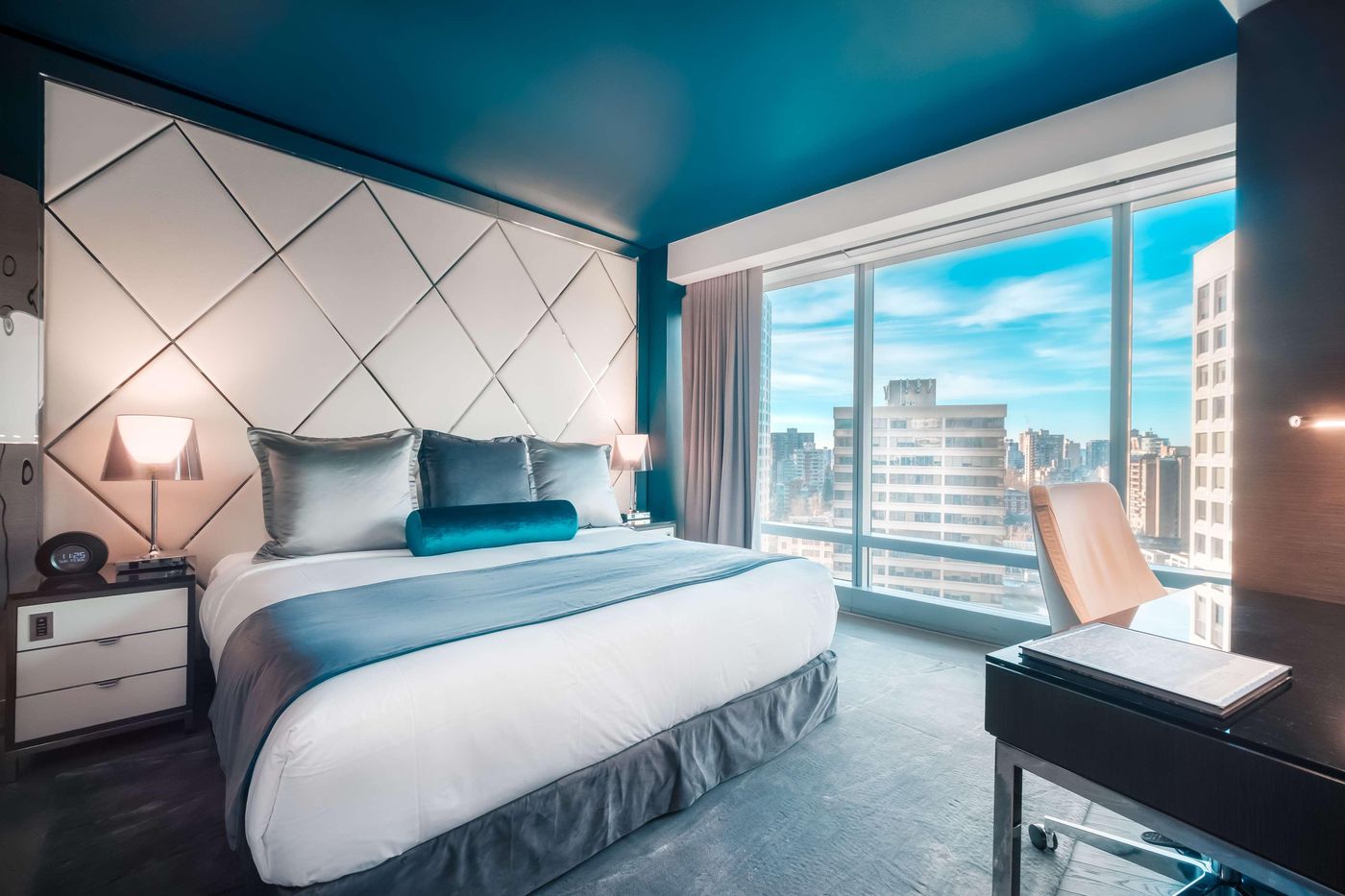 Paradox-Hotel-Vancouver-Room-36