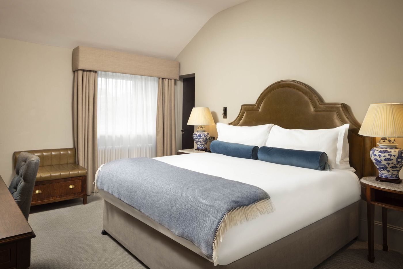 Carton-House--a-Fairmont-Managed-Hotel-Room-35