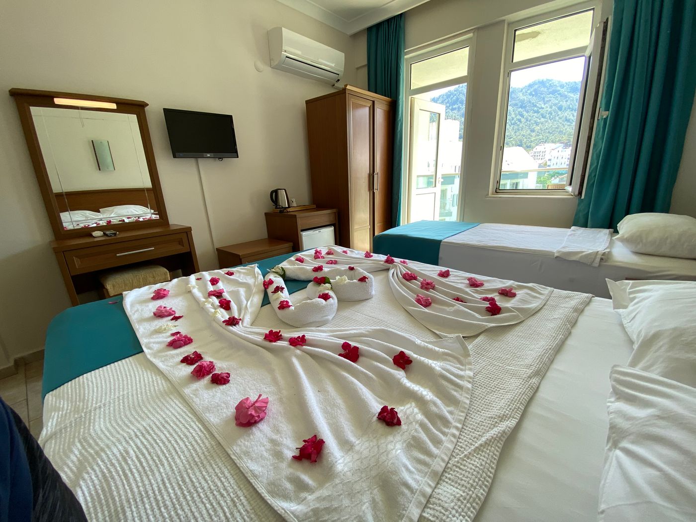 B-B-Yuzbasi-Beach-Hotel-Room-13