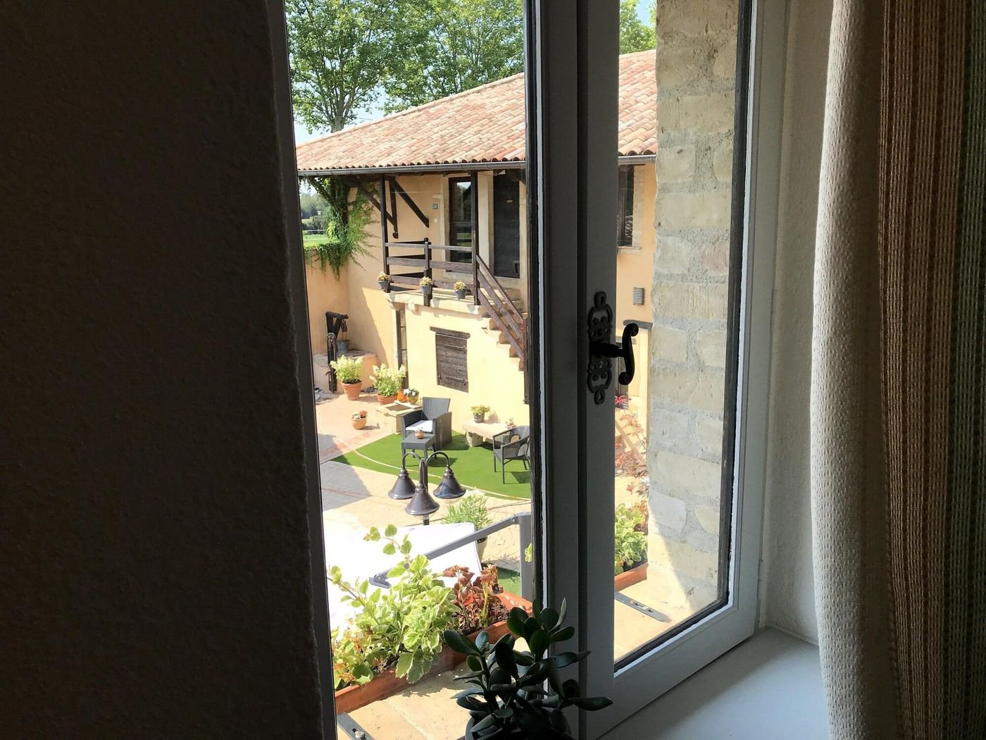 Hostellerie des Bichonnières - France - AMBERIEUX-EN-DOMBES - General view - 5