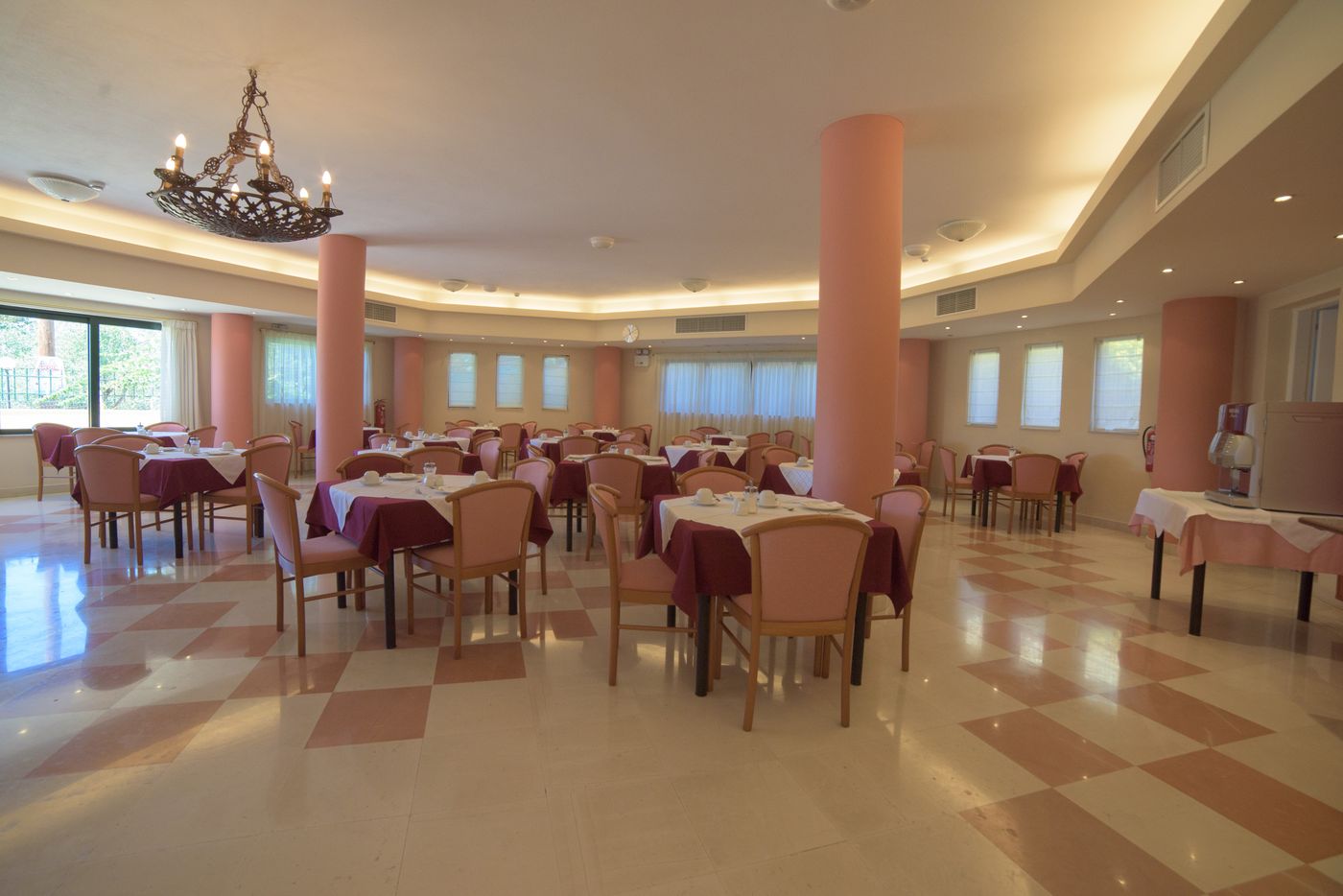 Century-Resort-Apartments-Restaurant-72