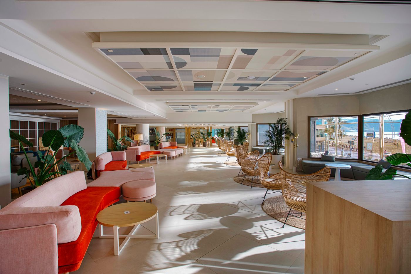 Hotel-Cristina-by-Tigotan-Lobby-36