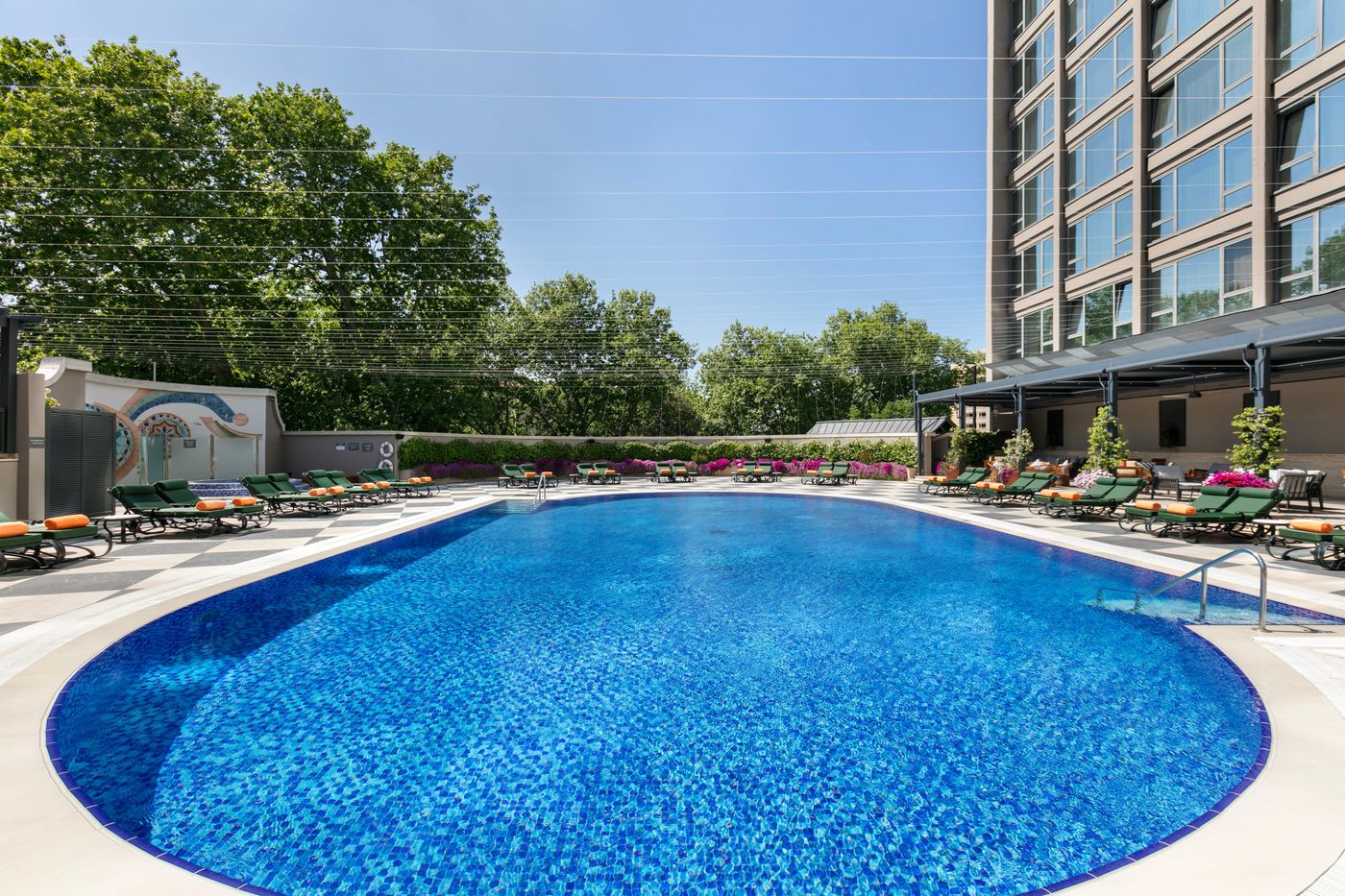 InterContinental-Istanbul-Pool-92