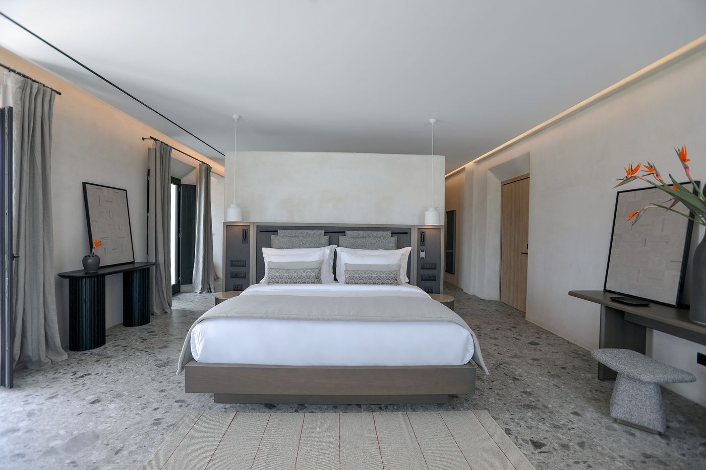 Aeonic-Suites---Spa-Room-36