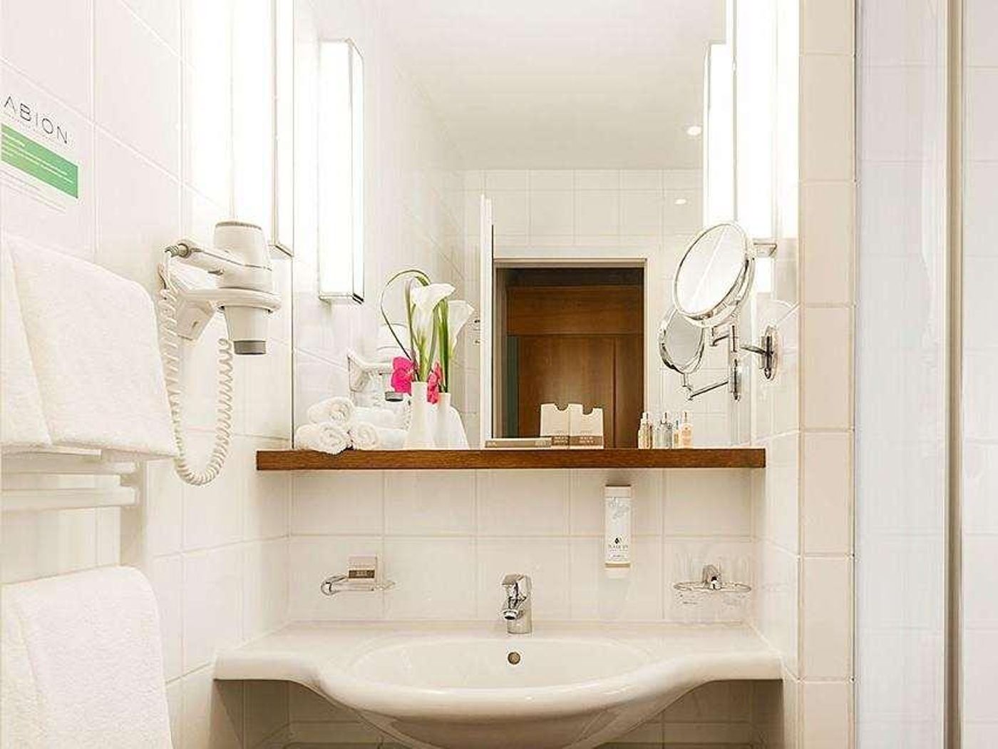 Ameron-Abion-Spreebogen-Waterside-Room-29