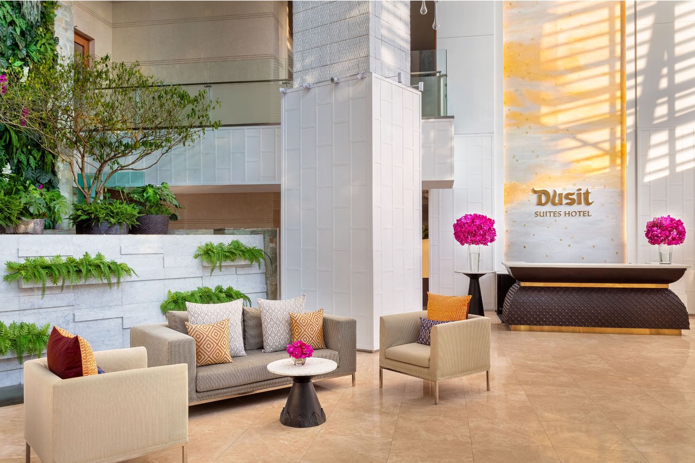 Dusit Suites Hotel Ratchadamri, Bangkok-Thailand-Bangkok-Lobby-5