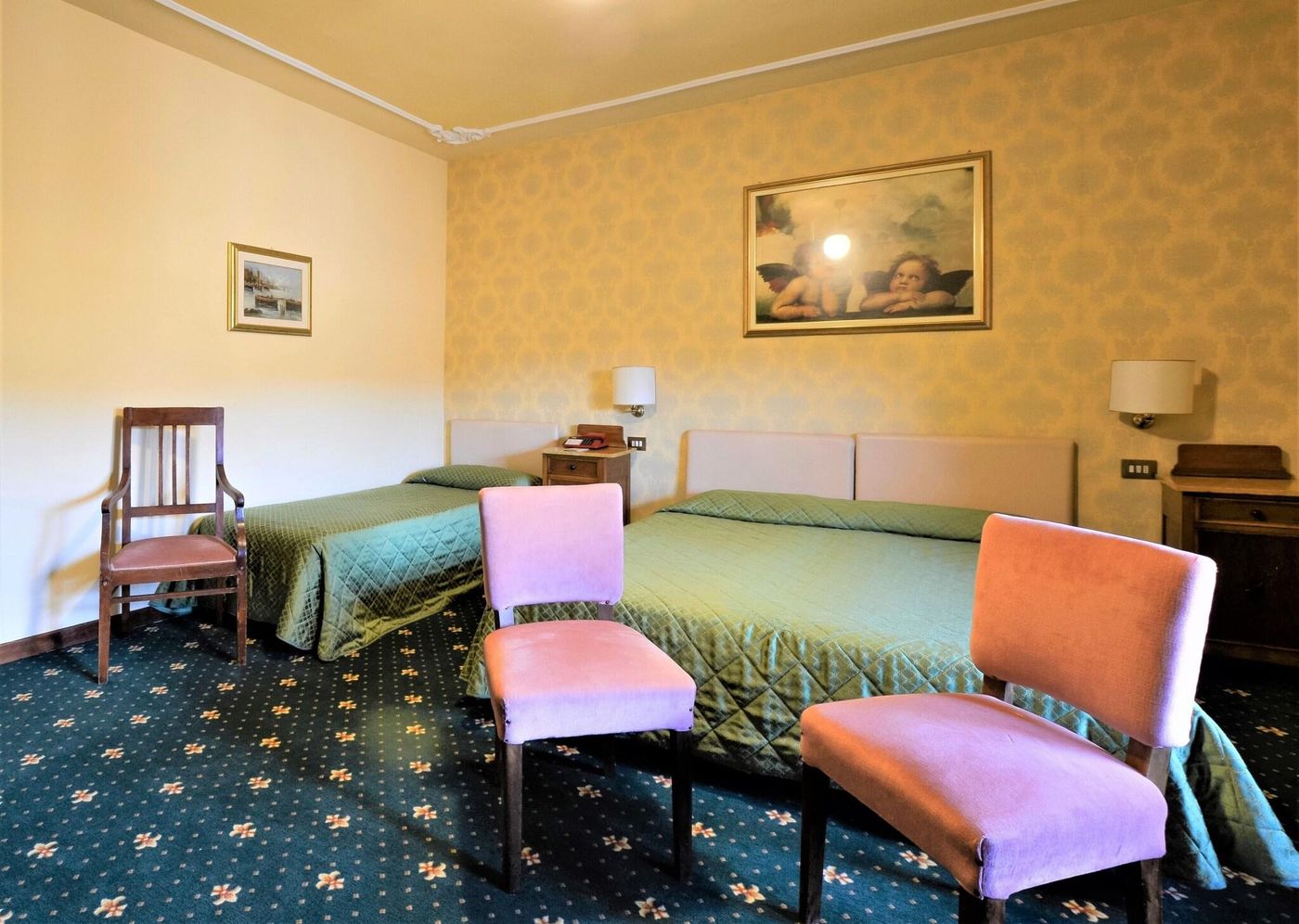 Grand-Hotel-Plaza-E-Locanda-Maggiore-Room-25