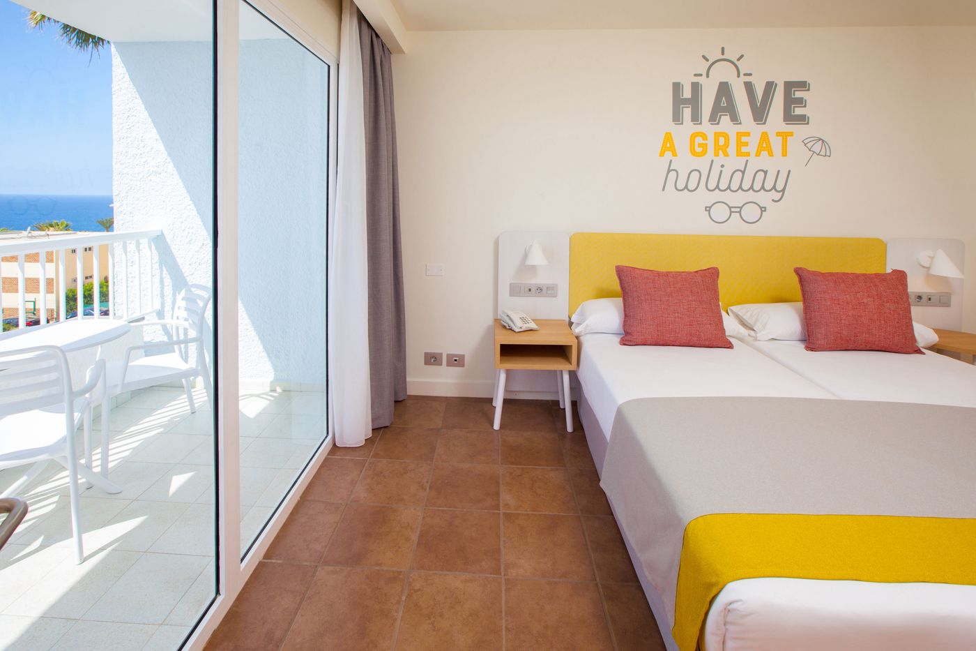 Abora-Interclub-Atlantic-by-Lopesan-Hotels-Room-24