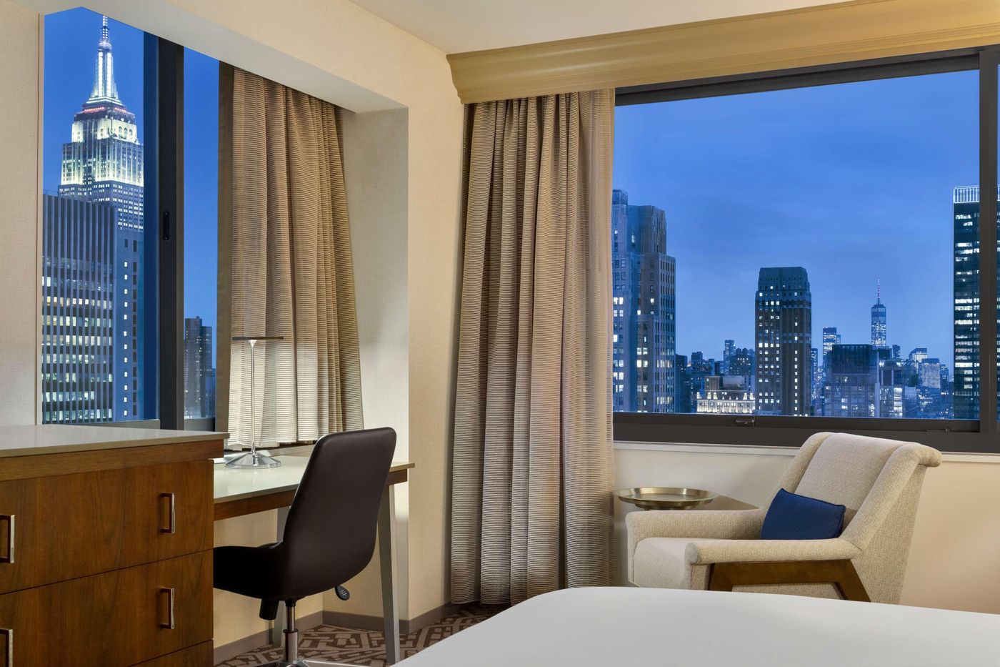 Hilton-New-York-Times-Square-Room-23