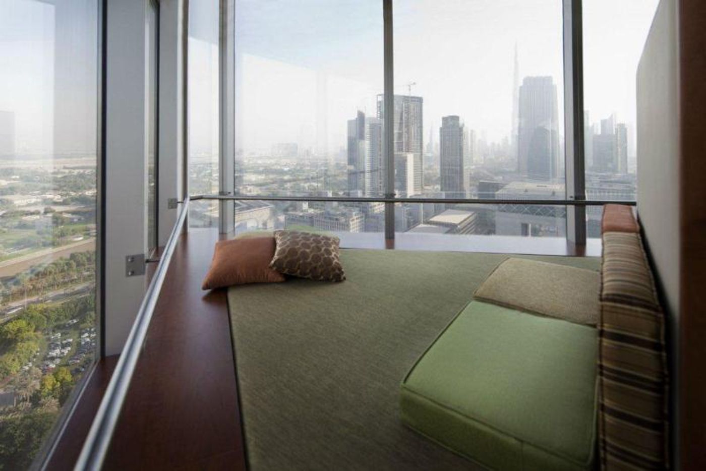 Jumeirah-Emirates-Towers-Room-31