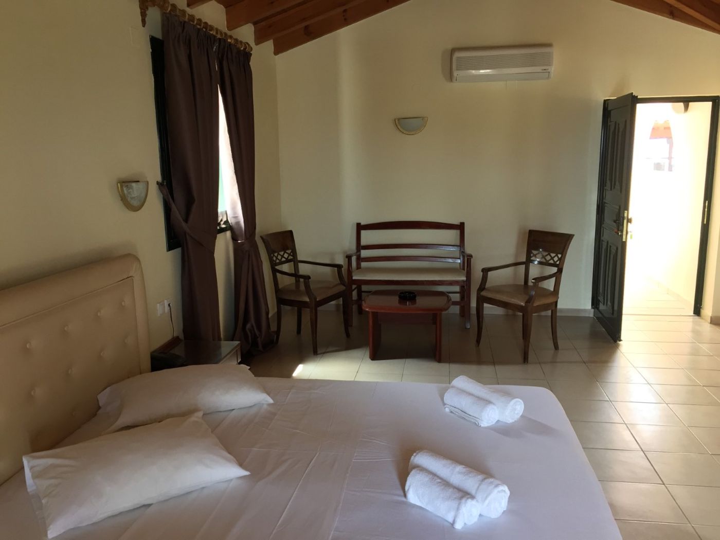 Diogenis-Blue-Palace-Lobby-24