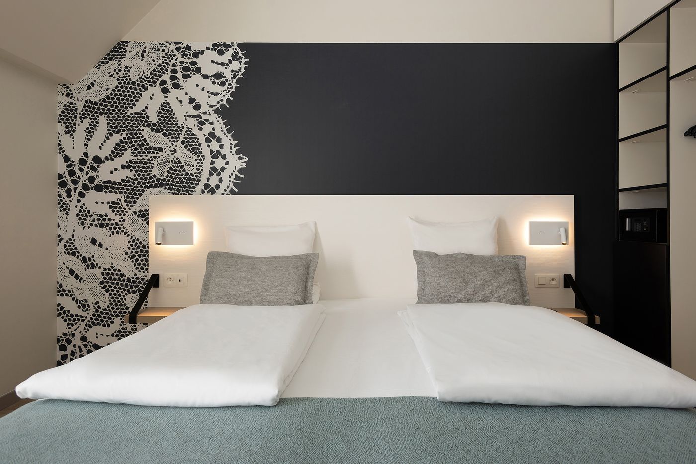 Martin's Brugge-Belgium-BRUGES-Room-7