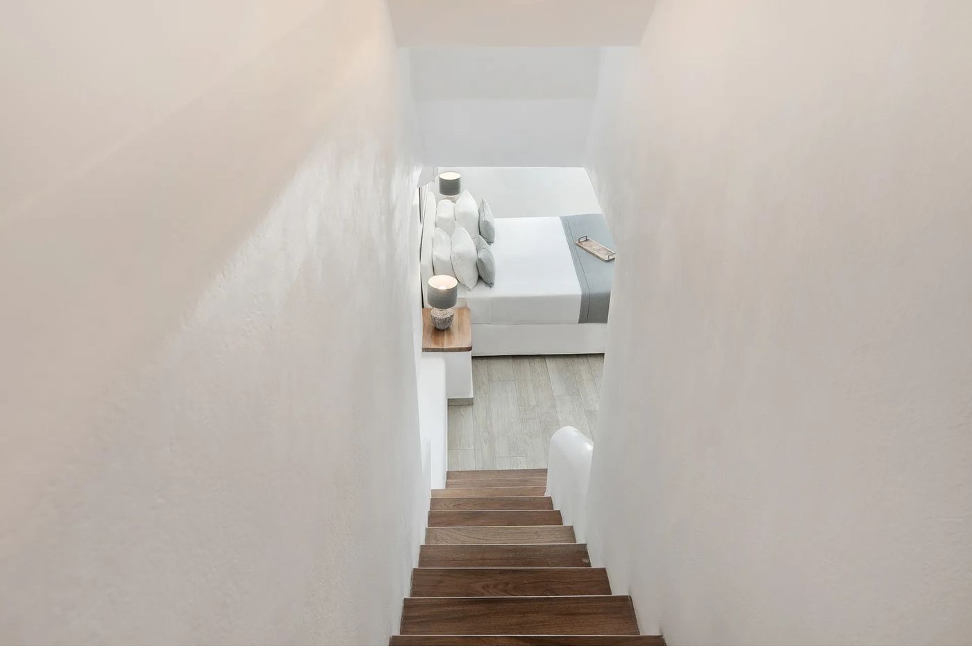 Aqua-Luxury-Suites-Room-45