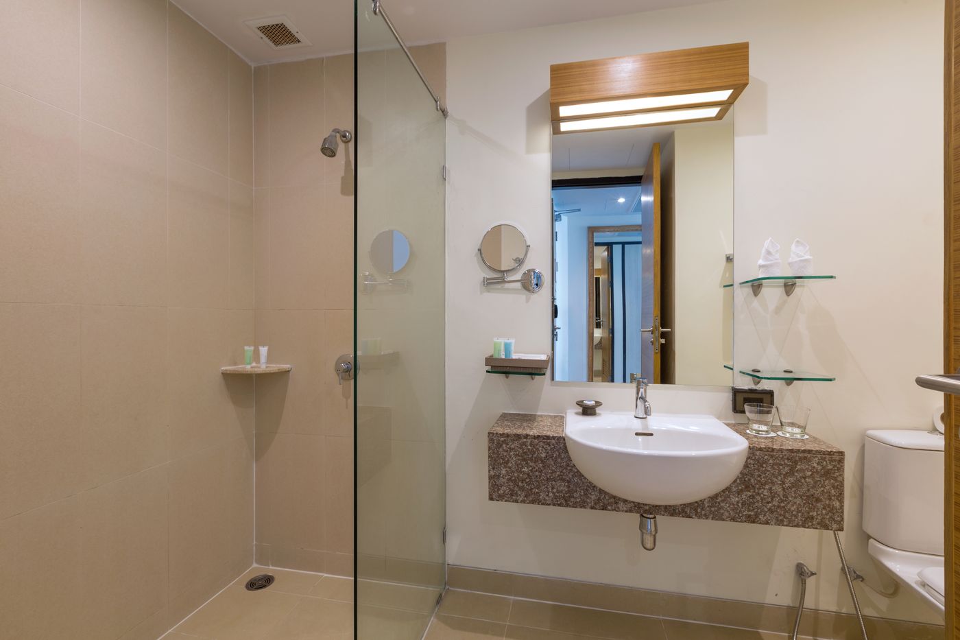 Splash-Beach-Resort-Room-60