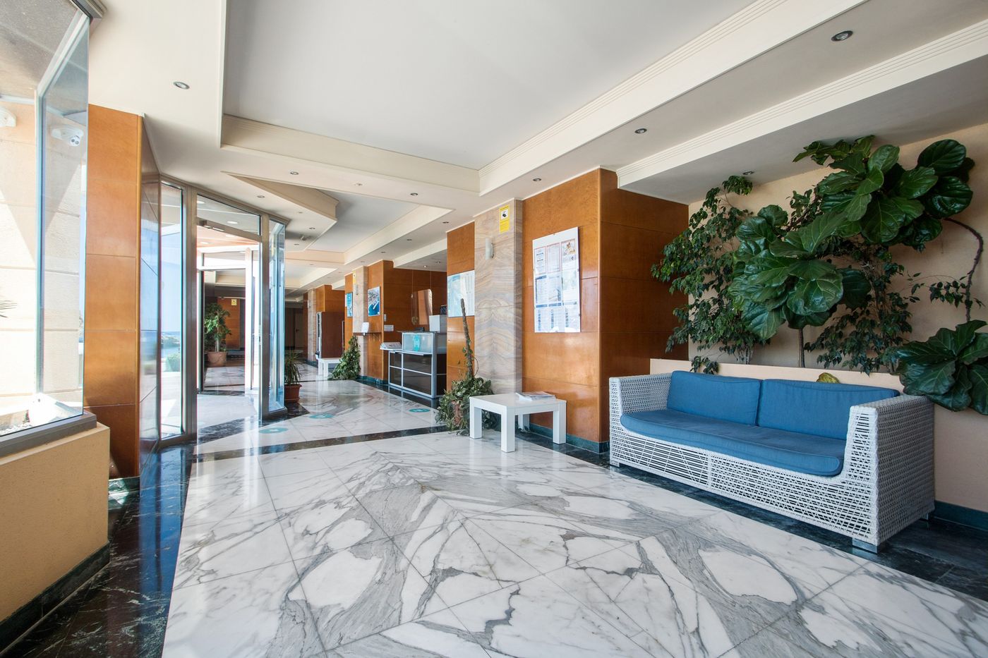 Pierre---Vacances-Altea-Beach-Lobby-17