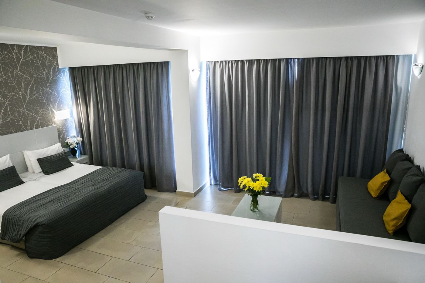 Theo-Sunset-Bay-Room-28