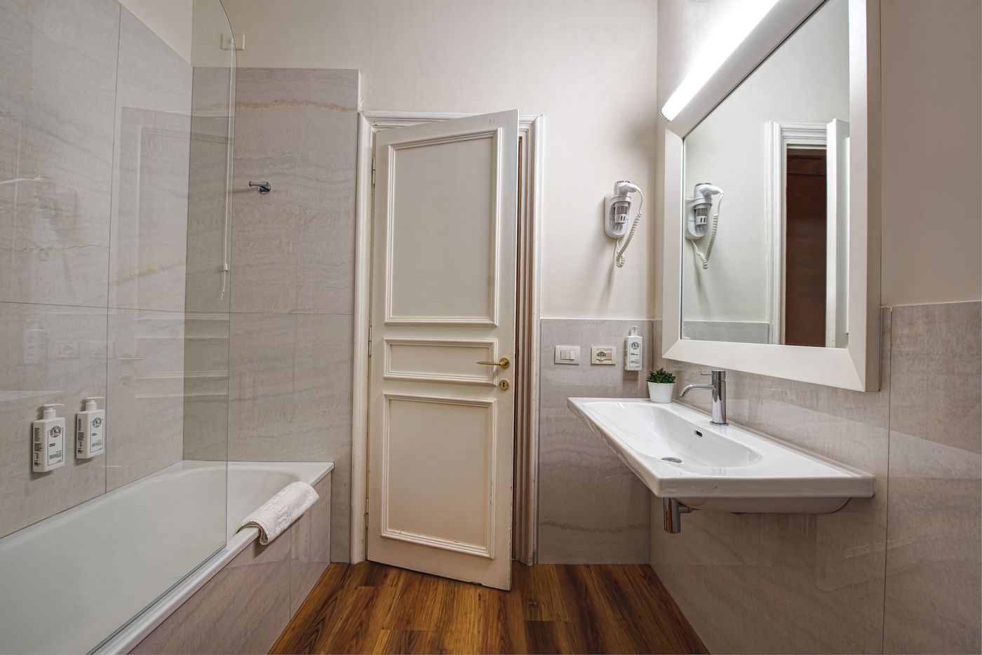 Majestic-Palace-Room-45