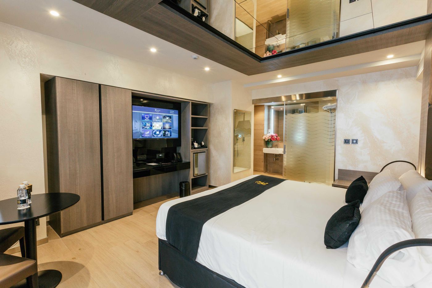 Hugo-s-Boutique-Hotel-Room-13