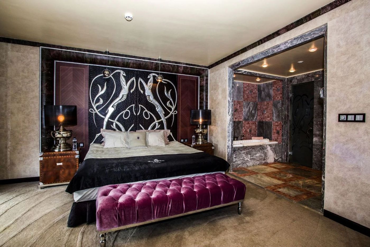 Royal-Castle-Room-25