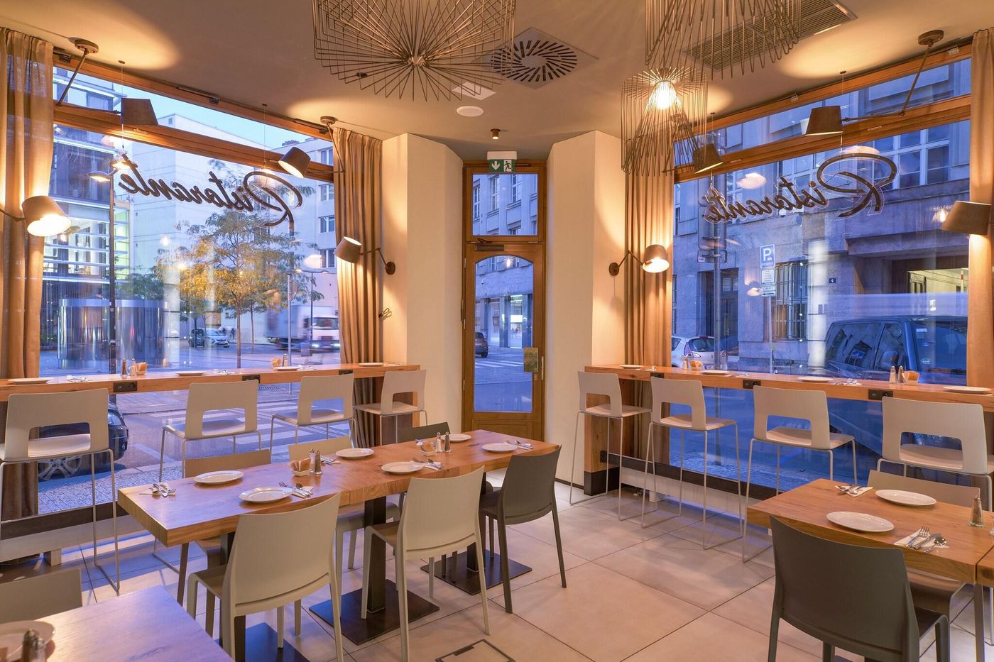 Golden-Crown-Restaurant-35