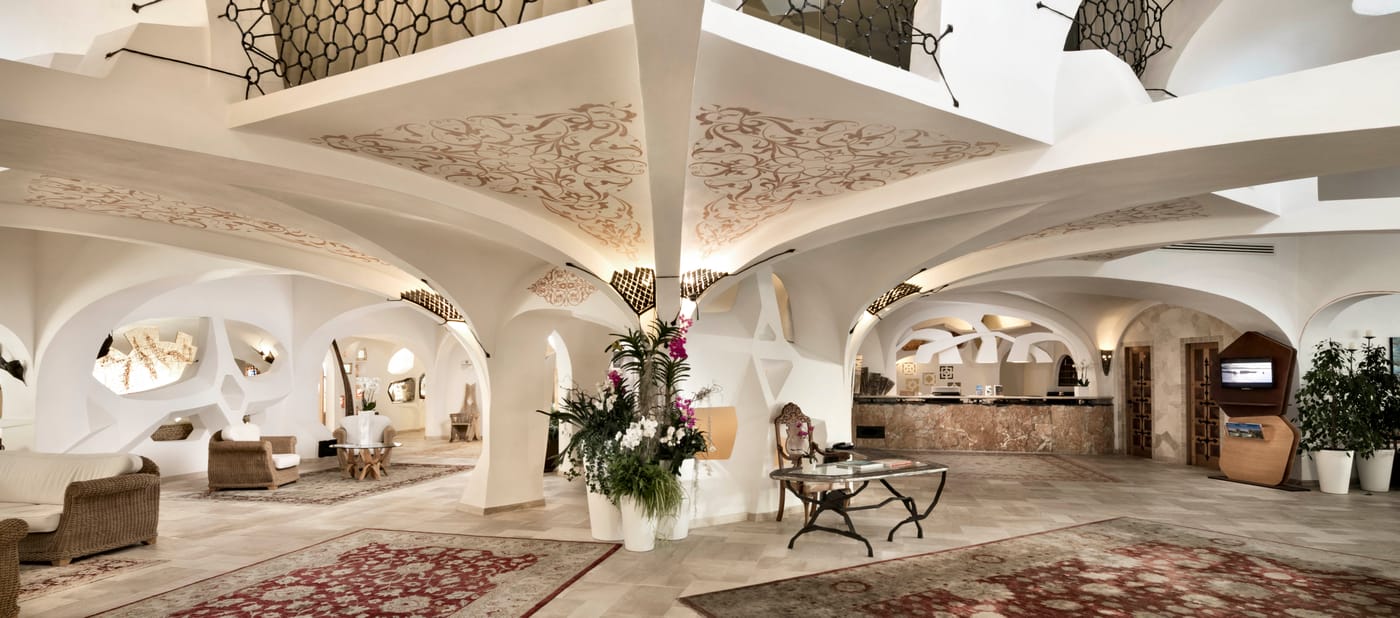 Grand-Hotel-Poltu-Quatu-Lobby-60