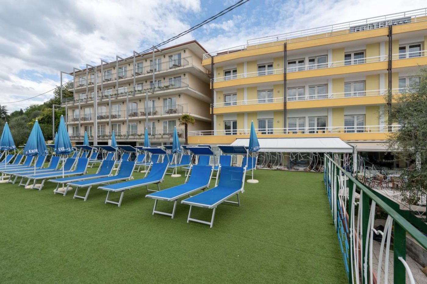 Hotel Internazionale-Italy-Torri del Benaco (VR)-General view-1