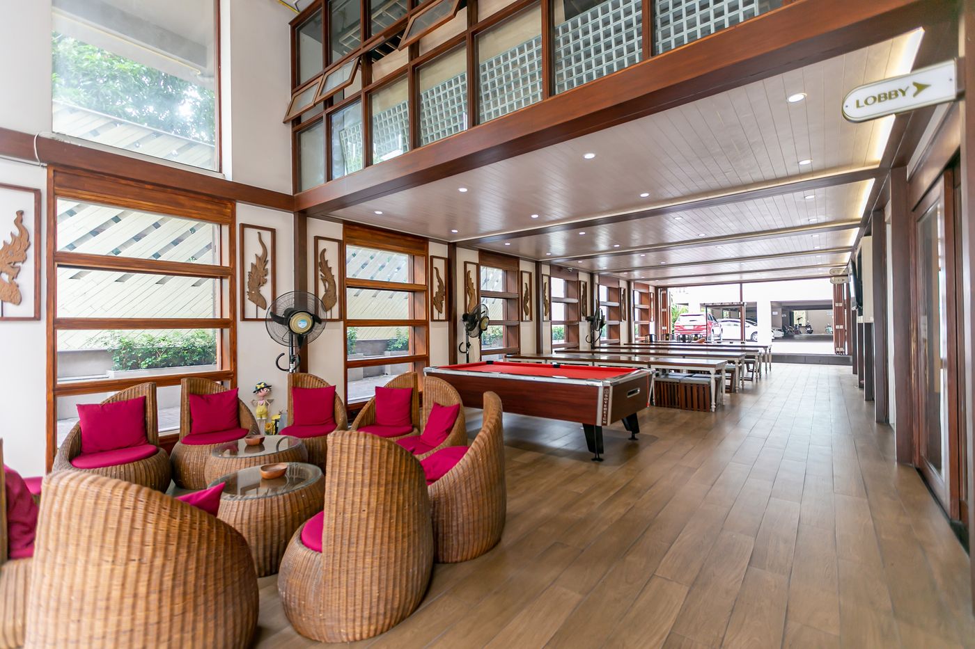 A-Sleep-Bangkok-Hotel-Sathorn-Lobby-7