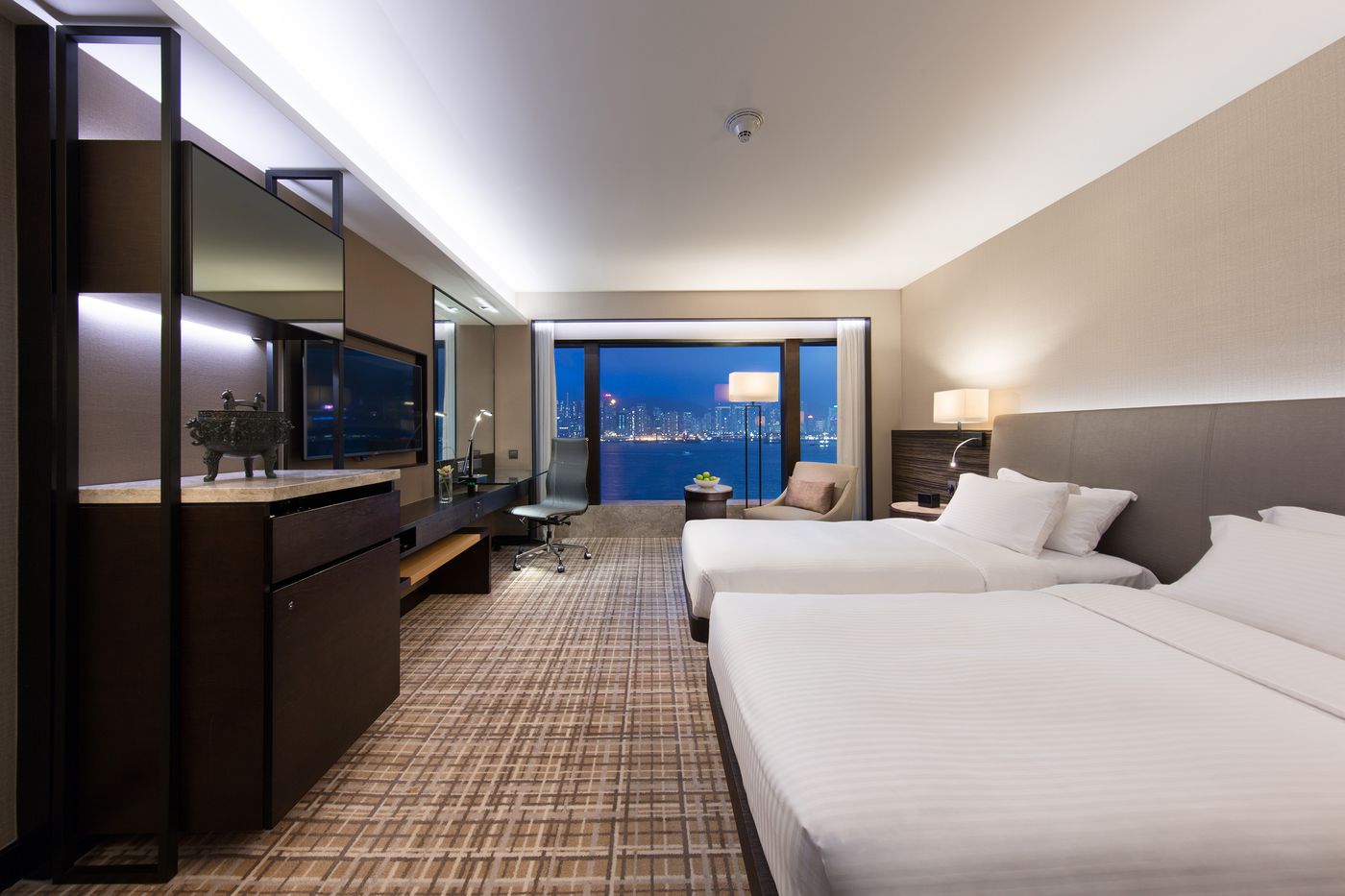New-World-Millennium-Hong-Kong-Hotel-Room-8