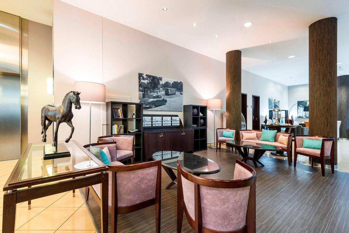 Courtyard Prague City-Czech Republic-PRAGUE-Lobby-10