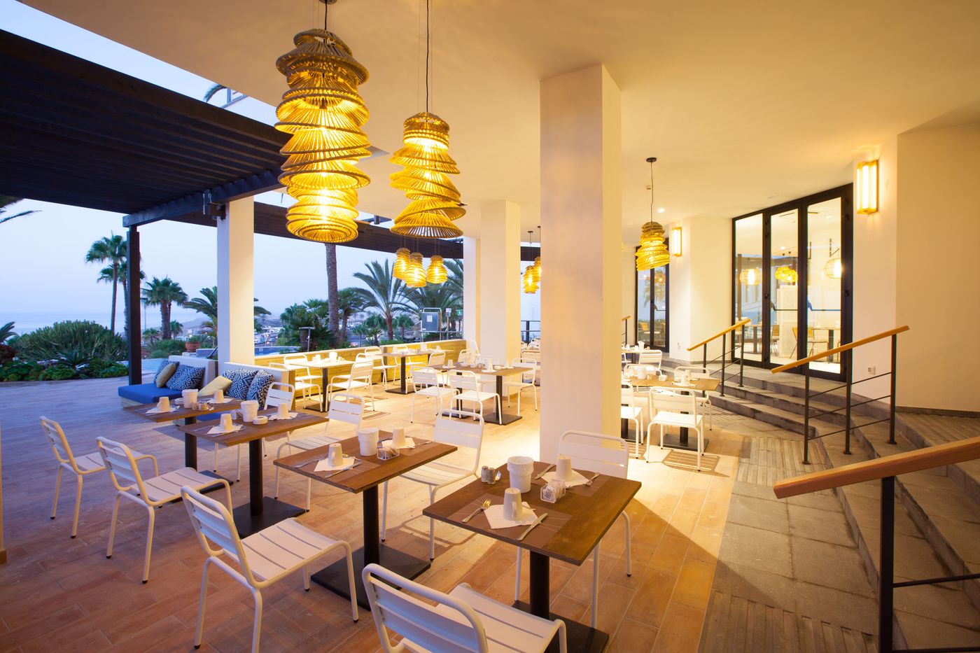 Corallium-Dunamar-by-Lopesan-Hotels-Restaurant-14