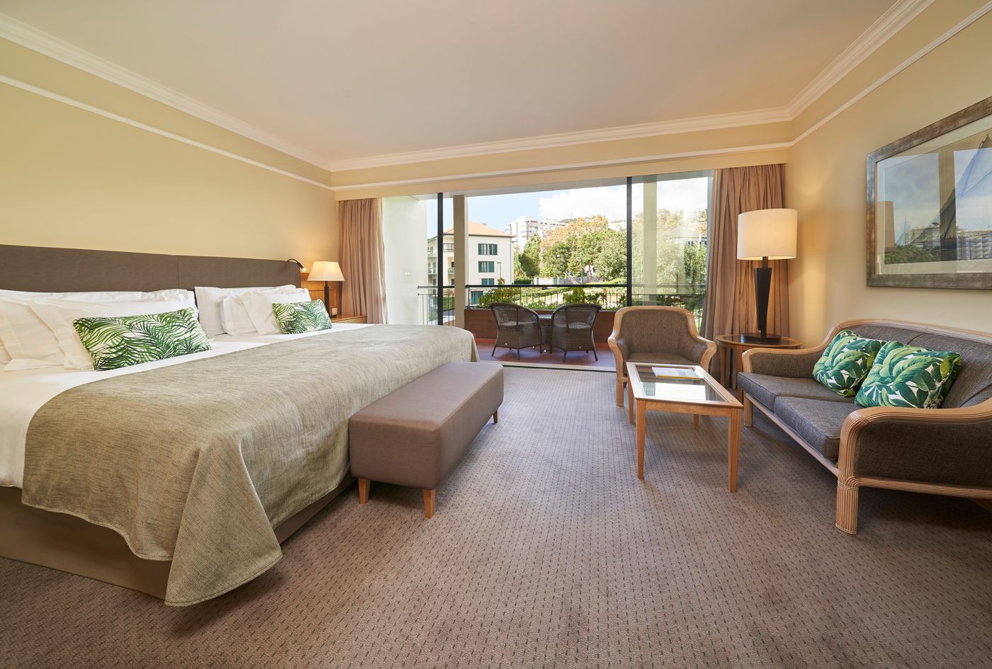 The-Cliff-Bay-Room-23