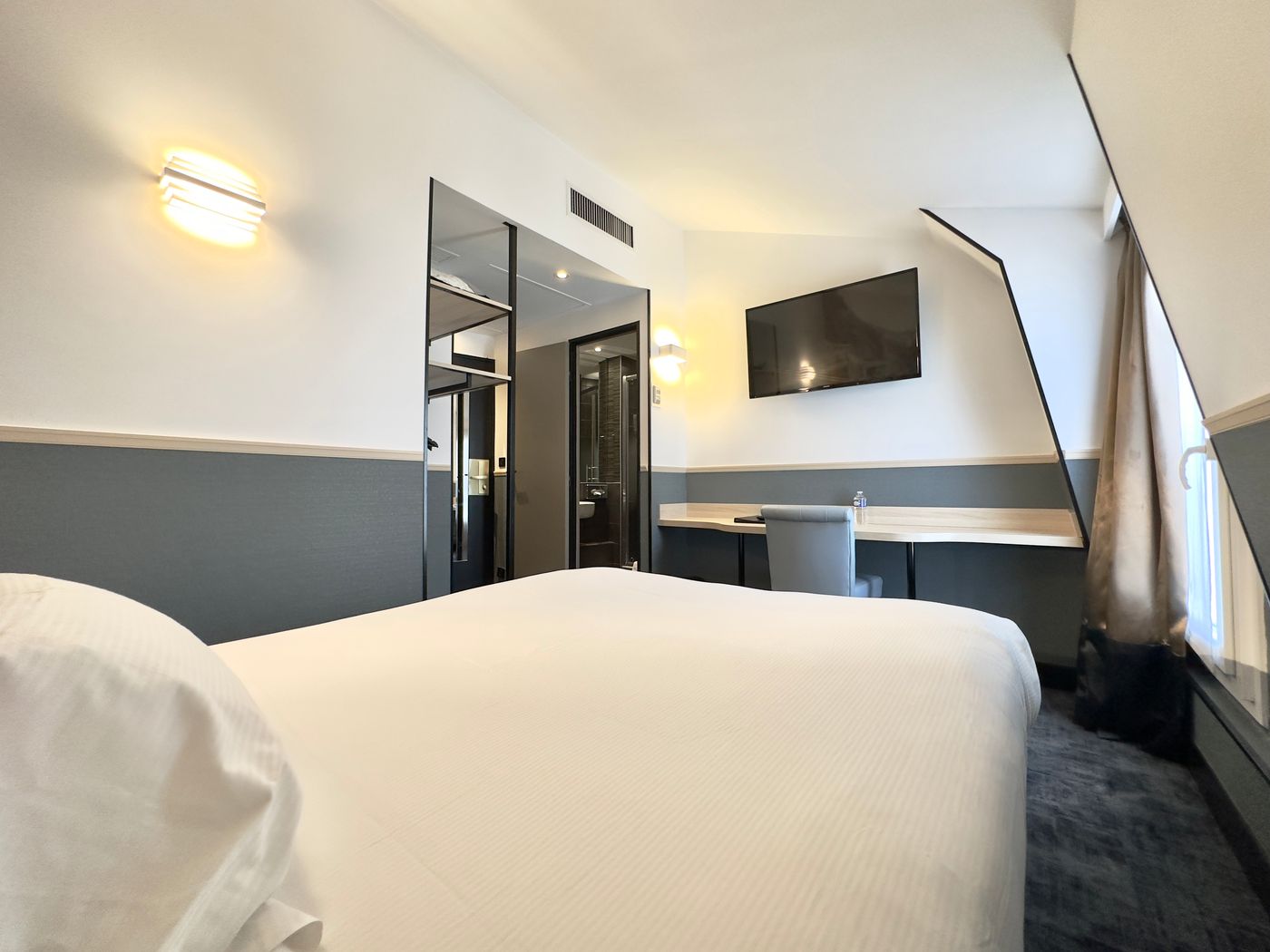 Appia-La-Fayette-Room-26