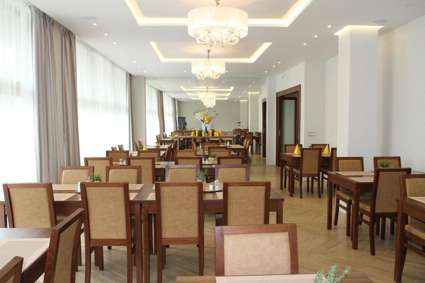 Hotel-Meritum-Restaurant-11