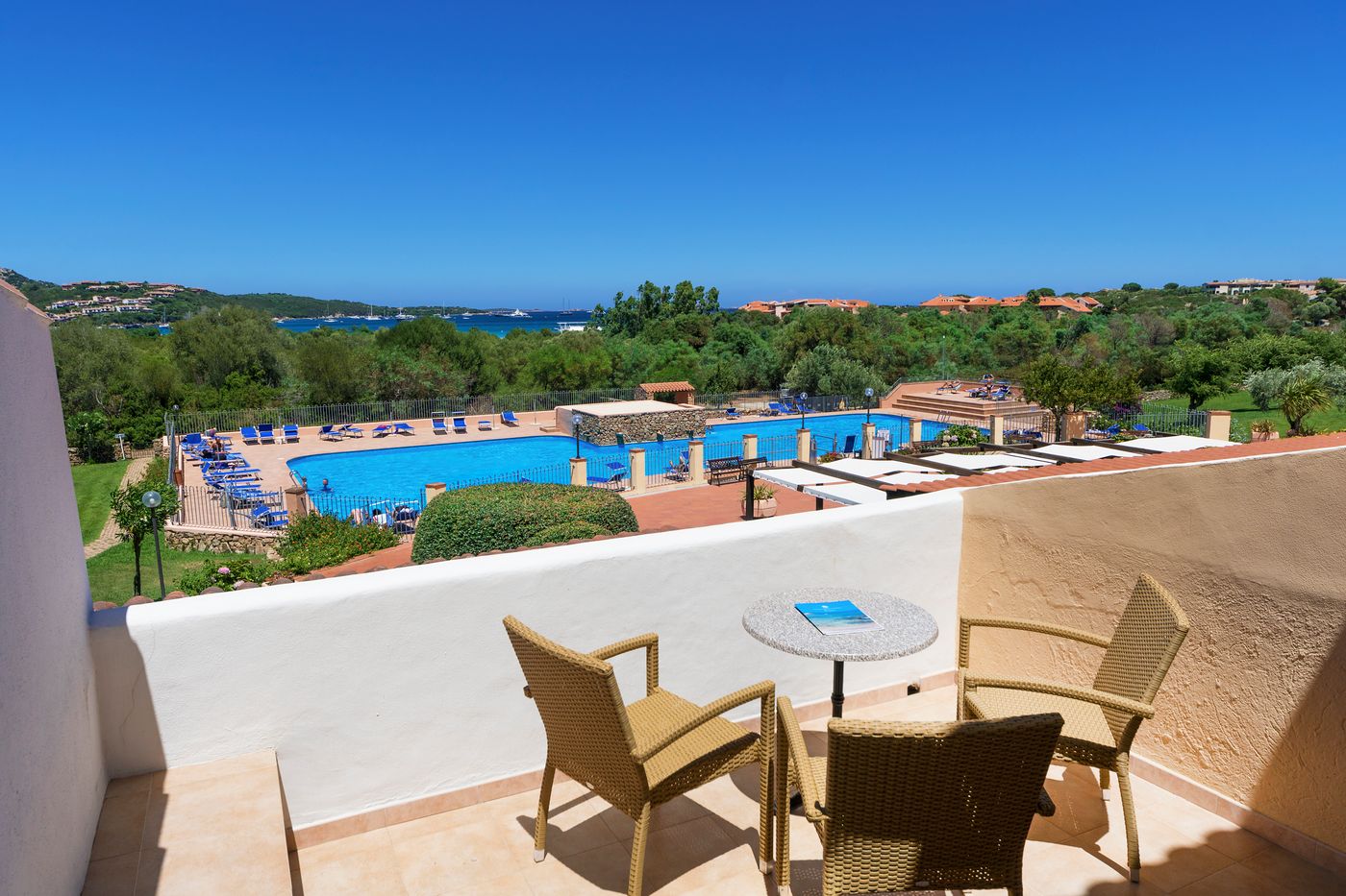 Colonna-Beach-Hotel---Residence-Room-4