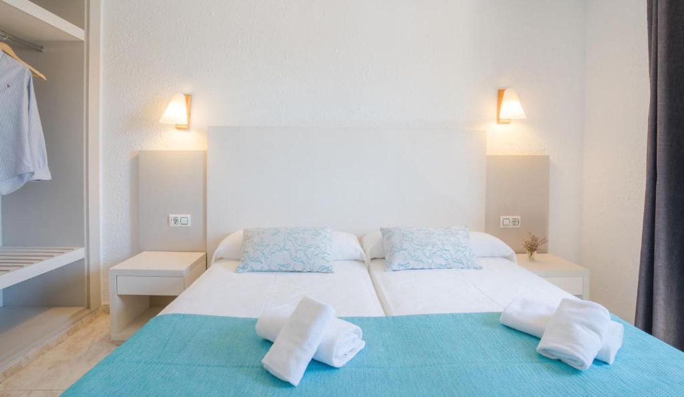 Los-Lentiscos-Room-14