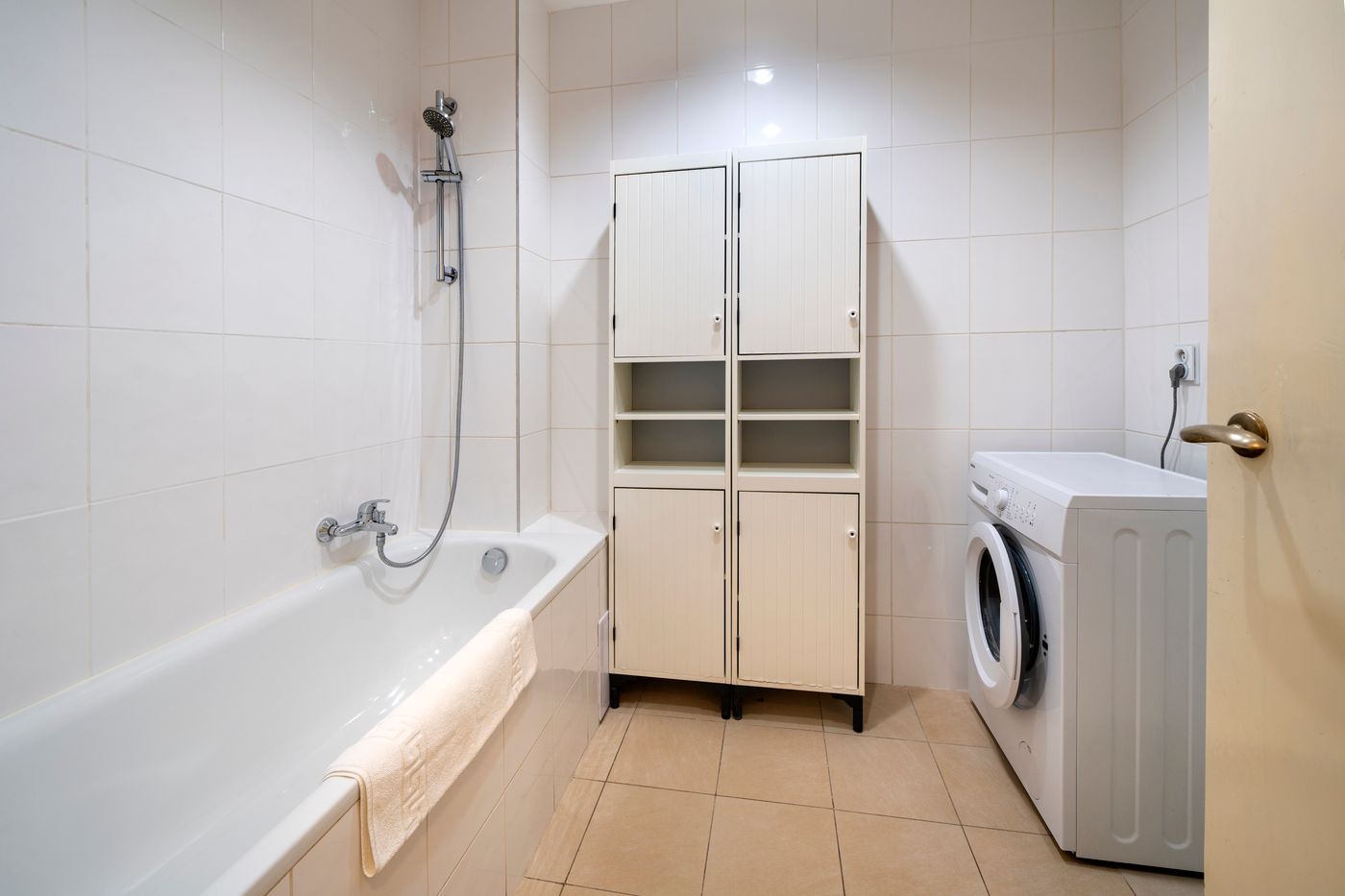 Apple-Apartments-Room-33