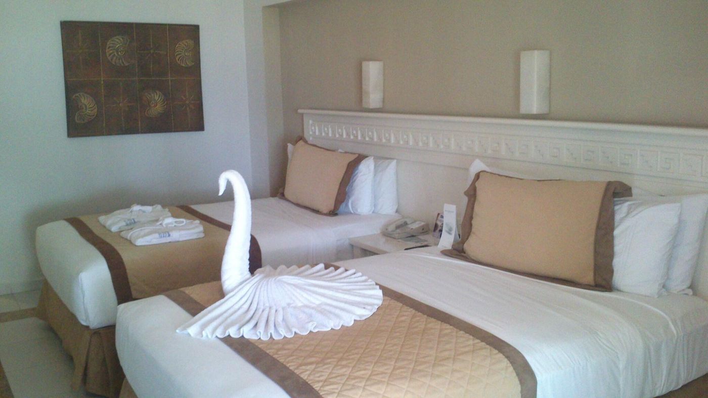 Bluebay-Grand-Esmeralda-Room-34