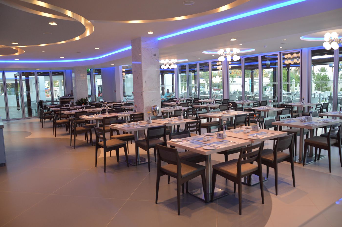 Vassos-Nissi-Plage-Restaurant-47