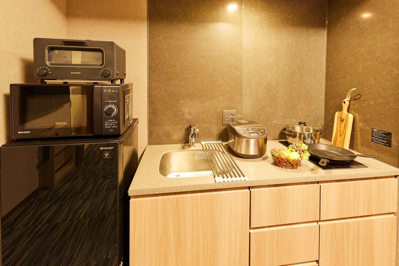 MONday Apart Premium Akihabara-Japan-Tokyo-Room-6