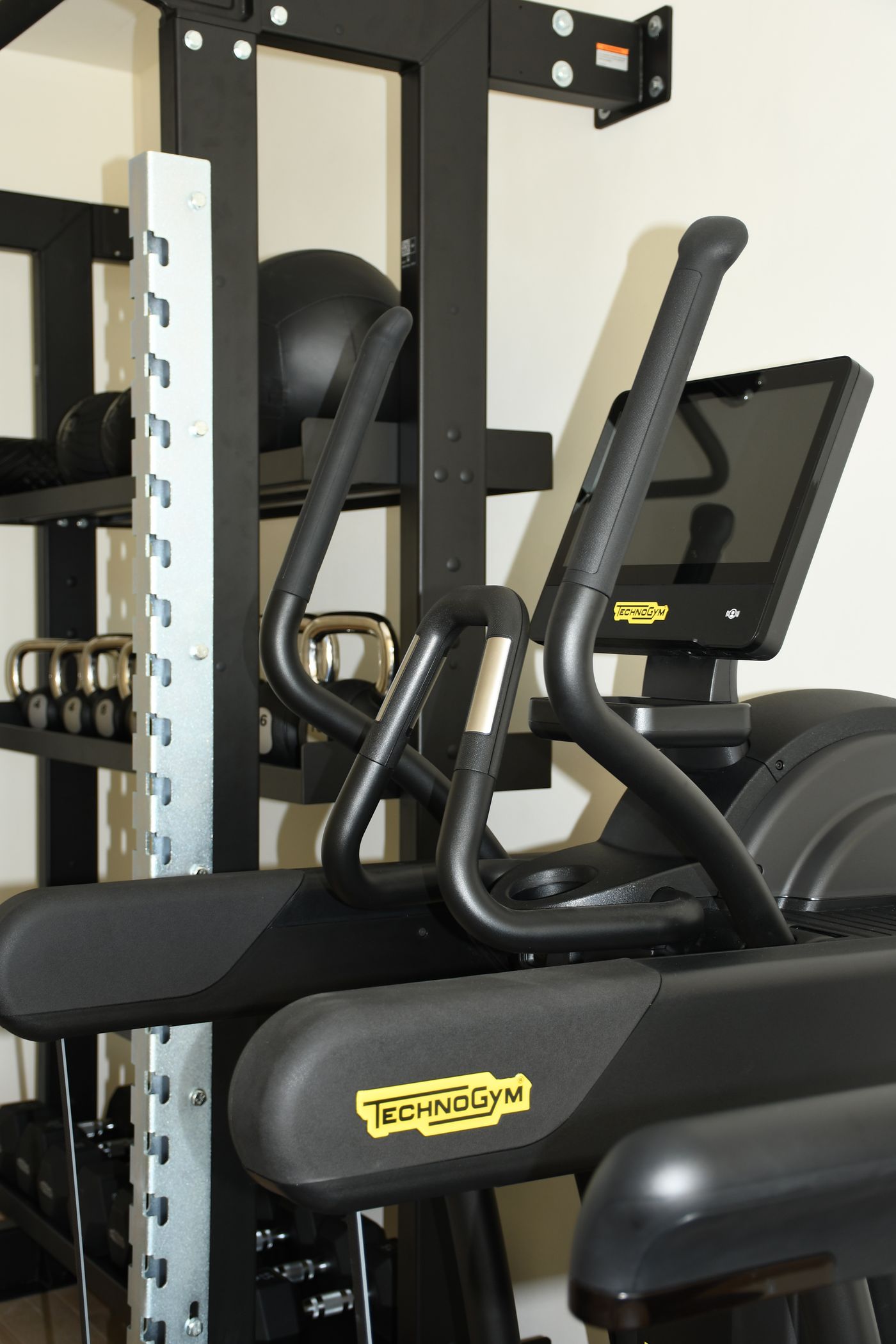 Porto-Mykonos-Hotel-Sports-and-Entertainment-79