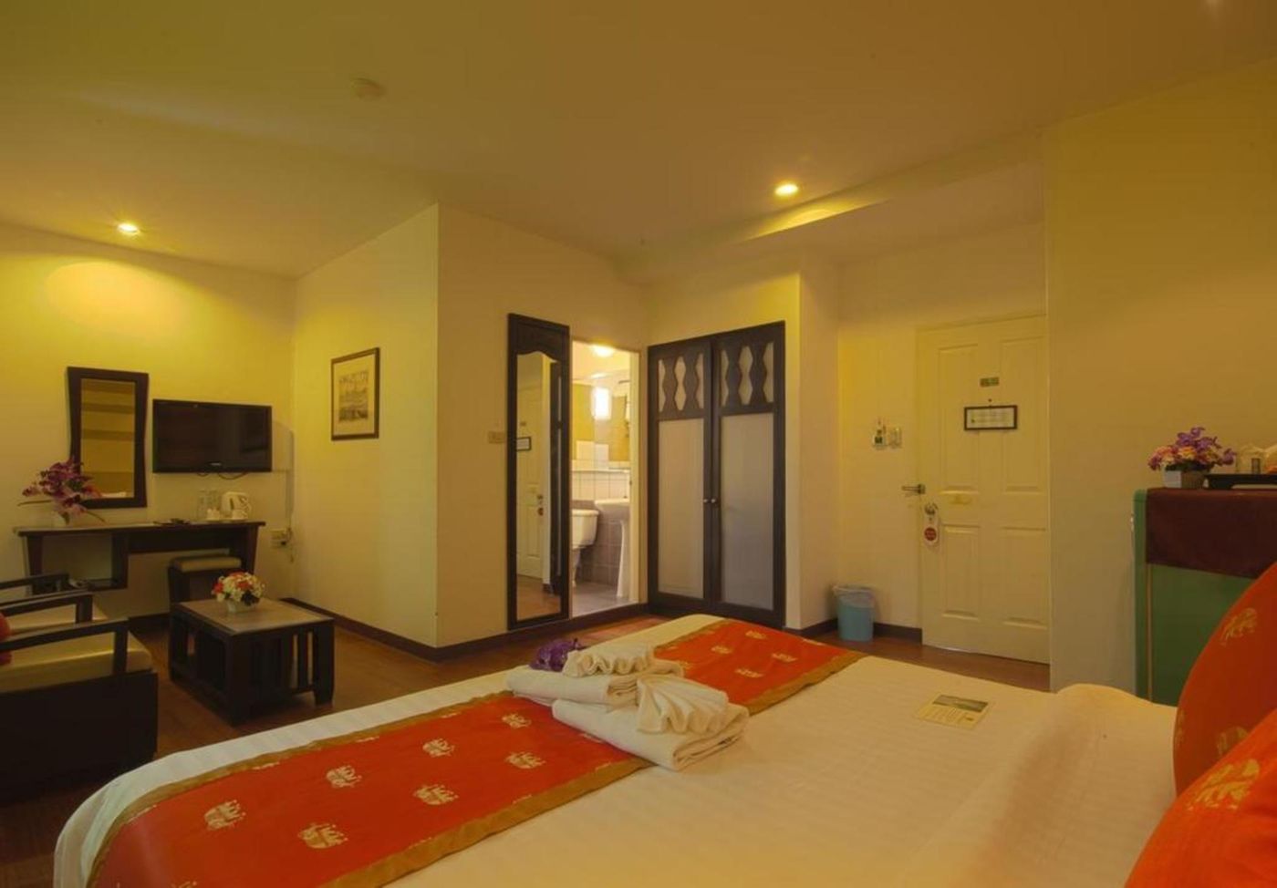 Woraburi-Sukhumvit-Hotel---Resort-Room-15