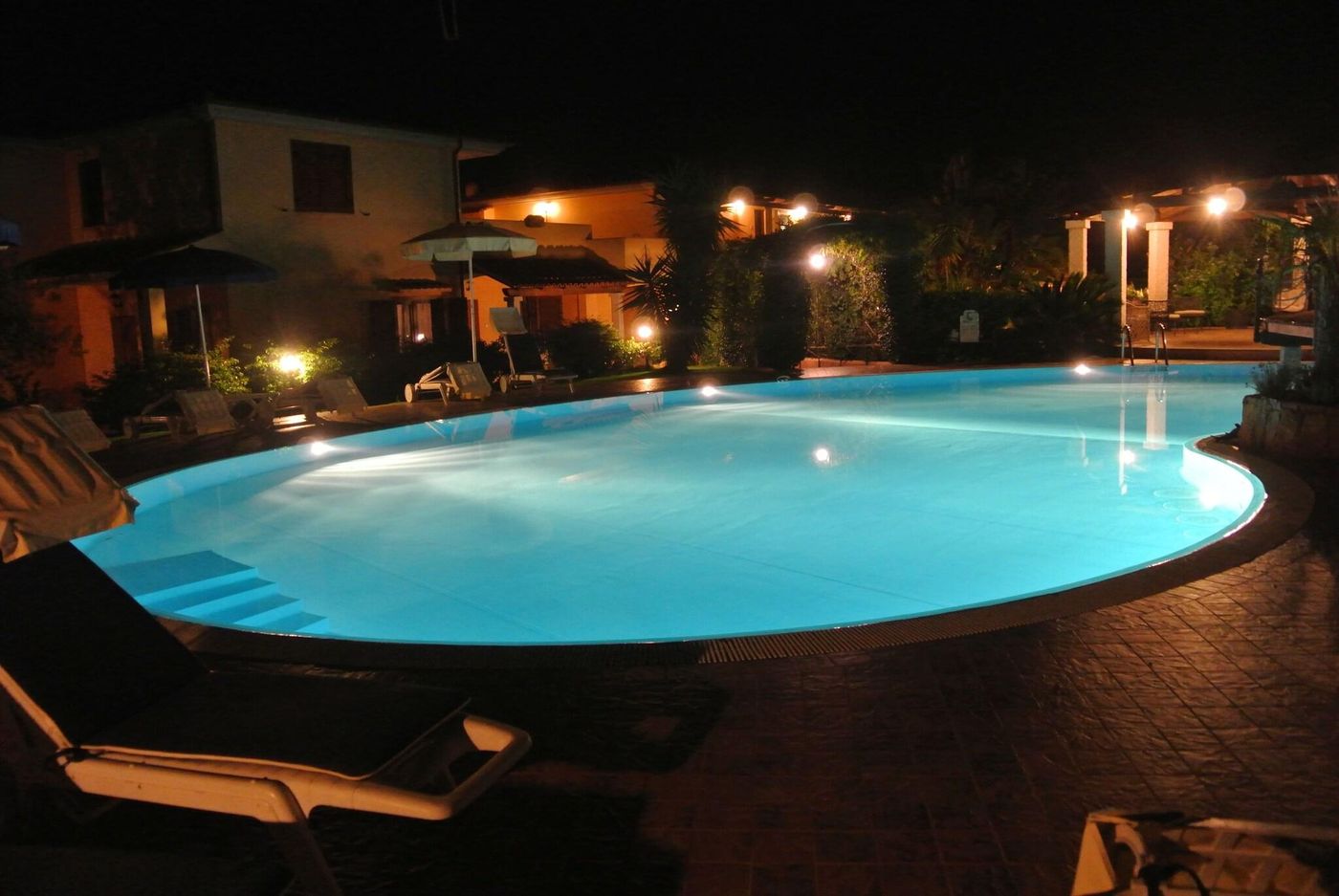 Hotel-Relais-Fenicottero-Rosa-Pool-17