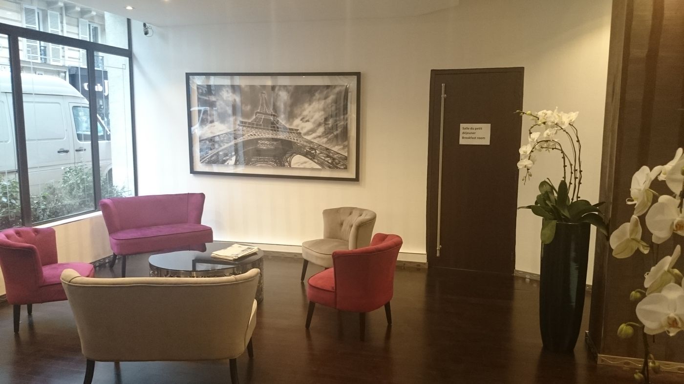 Aida-Marais-Lobby-13