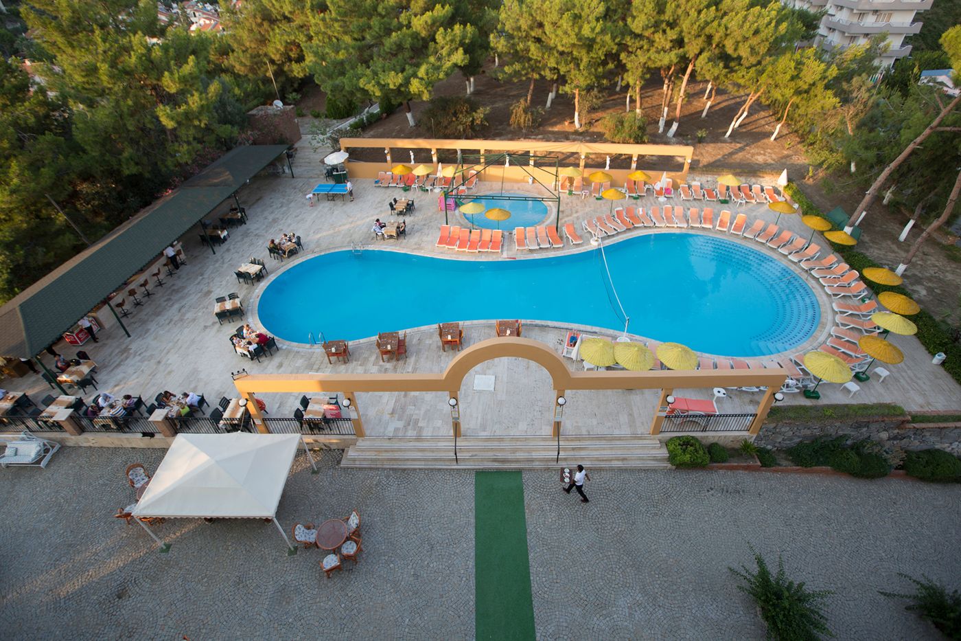 Tuntas-Family-Suites-Kusadasi-Pool-1