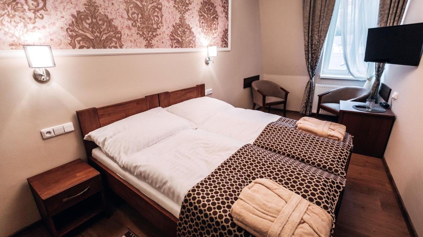 Star Hotel-Czech Republic-KARLOVY VARY-Room-7